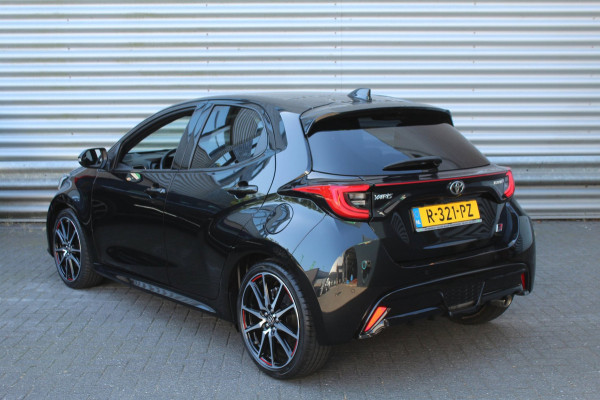 Toyota Yaris 1.5 Hybrid 116pk GR Sport AUTOMAAT Panoramadak JBL HUD NL-Auto NAP