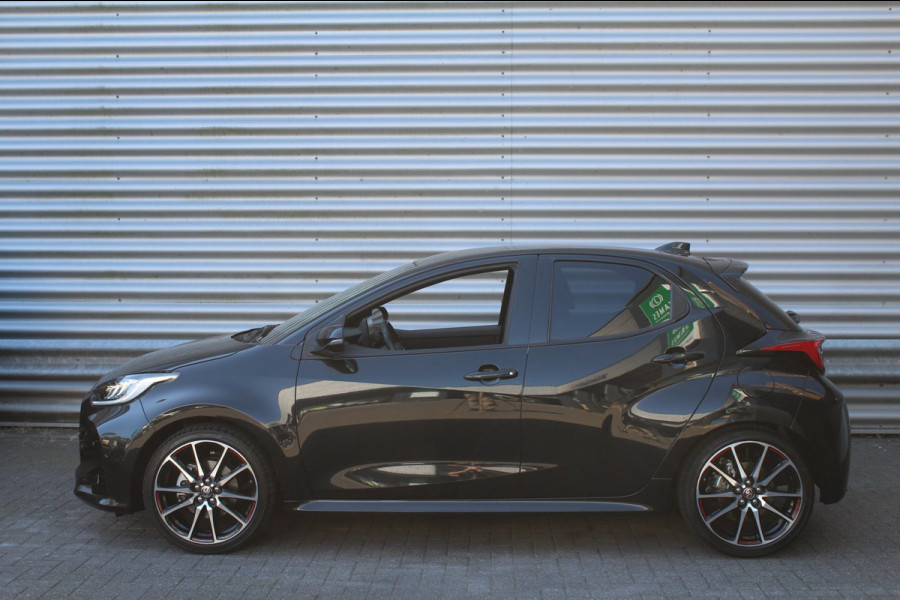 Toyota Yaris 1.5 Hybrid 116pk GR Sport AUTOMAAT Panoramadak JBL HUD NL-Auto NAP