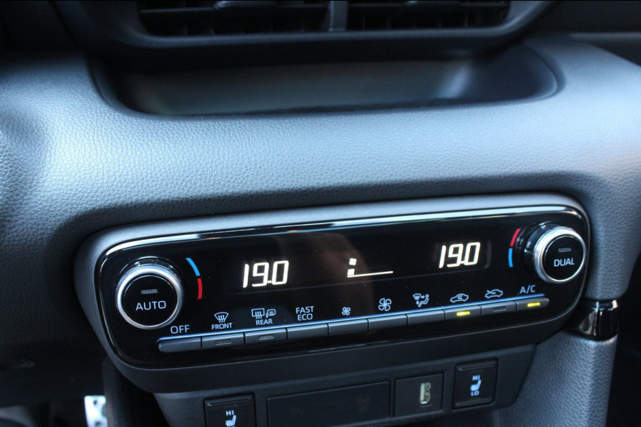 Toyota Yaris 1.5 Hybrid 116pk GR Sport AUTOMAAT Panoramadak JBL HUD NL-Auto NAP