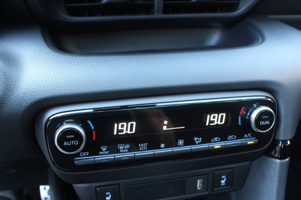 Toyota Yaris 1.5 Hybrid 116pk GR Sport AUTOMAAT Panoramadak JBL HUD NL-Auto NAP