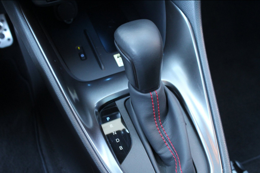 Toyota Yaris 1.5 Hybrid 116pk GR Sport AUTOMAAT Panoramadak JBL HUD NL-Auto NAP