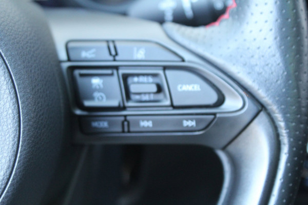 Toyota Yaris 1.5 Hybrid 116pk GR Sport AUTOMAAT Panoramadak JBL HUD NL-Auto NAP