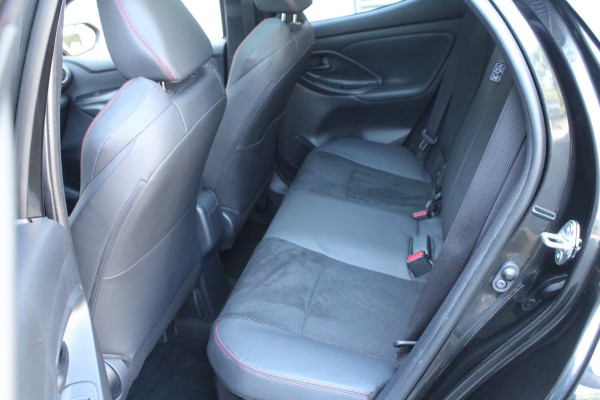 Toyota Yaris 1.5 Hybrid 116pk GR Sport AUTOMAAT Panoramadak JBL HUD NL-Auto NAP