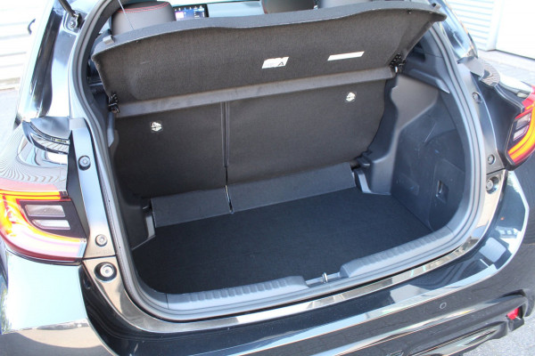 Toyota Yaris 1.5 Hybrid 116pk GR Sport AUTOMAAT Panoramadak JBL HUD NL-Auto NAP