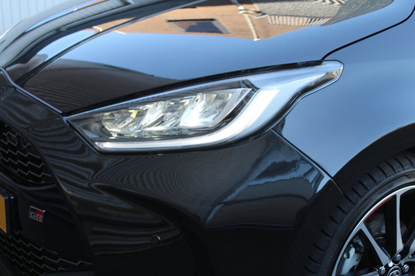 Toyota Yaris 1.5 Hybrid 116pk GR Sport AUTOMAAT Panoramadak JBL HUD NL-Auto NAP