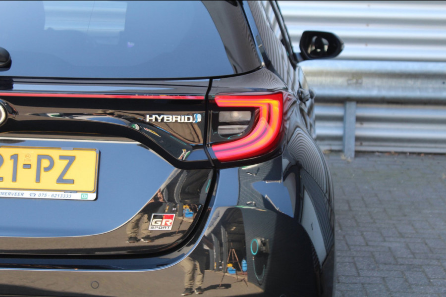 Toyota Yaris 1.5 Hybrid 116pk GR Sport AUTOMAAT Panoramadak JBL HUD NL-Auto NAP