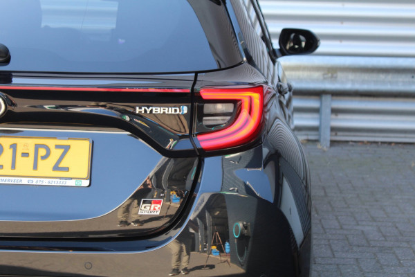 Toyota Yaris 1.5 Hybrid 116pk GR Sport AUTOMAAT Panoramadak JBL HUD NL-Auto NAP