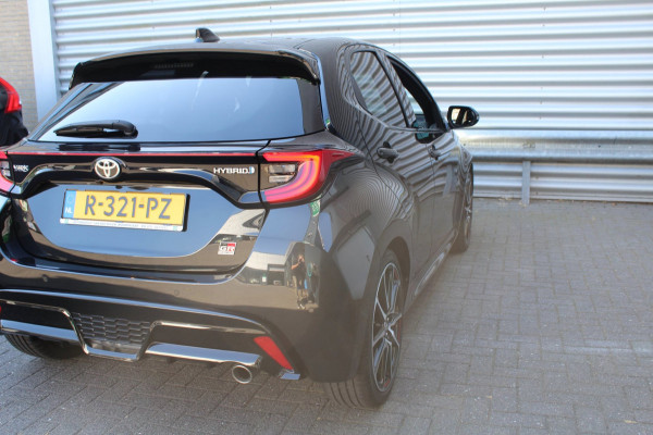 Toyota Yaris 1.5 Hybrid 116pk GR Sport AUTOMAAT Panoramadak JBL HUD NL-Auto NAP
