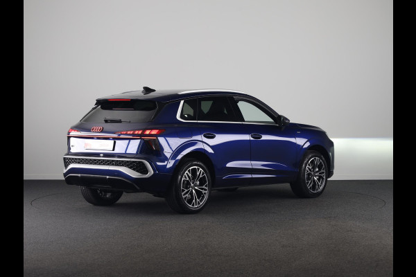Audi Q3 Advanced edition e-hybrid 272 pk | Techniekpakket plus | S line interieur sportstoelen | Laadconcept compact | Privacy glas |