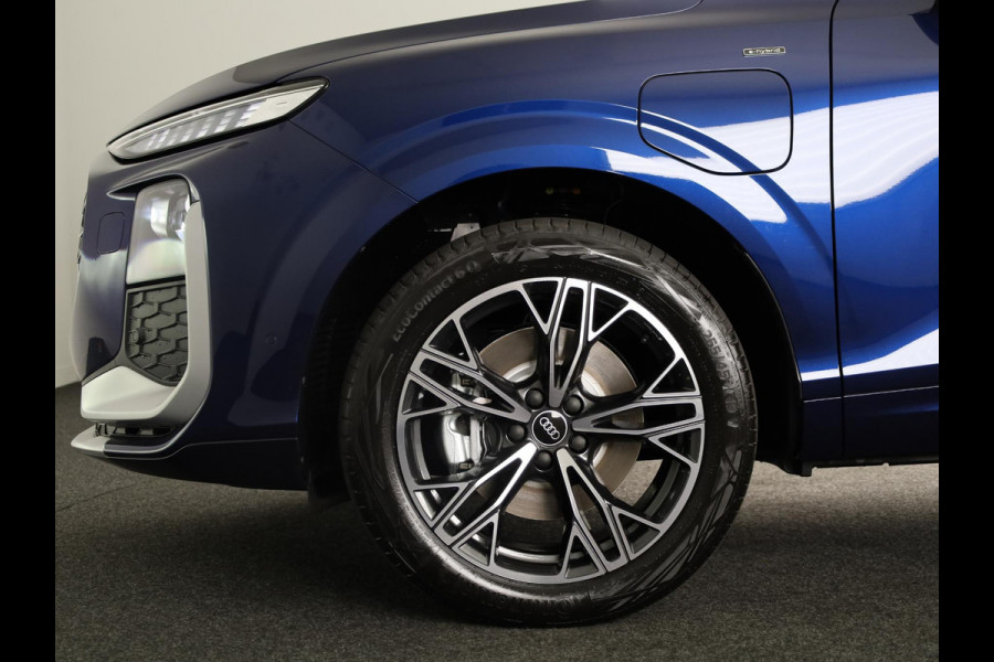 Audi Q3 Advanced edition e-hybrid 272 pk | Techniekpakket plus | S line interieur sportstoelen | Laadconcept compact | Privacy glas |