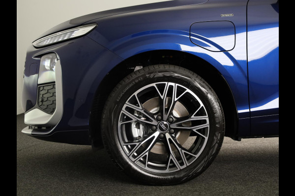 Audi Q3 Advanced edition e-hybrid 272 pk | Techniekpakket plus | S line interieur sportstoelen | Laadconcept compact | Privacy glas |
