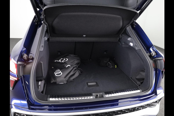 Audi Q3 Advanced edition e-hybrid 272 pk | Techniekpakket plus | S line interieur sportstoelen | Laadconcept compact | Privacy glas |