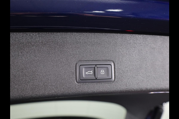 Audi Q3 Advanced edition e-hybrid 272 pk | Techniekpakket plus | S line interieur sportstoelen | Laadconcept compact | Privacy glas |