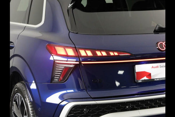 Audi Q3 Advanced edition e-hybrid 272 pk | Techniekpakket plus | S line interieur sportstoelen | Laadconcept compact | Privacy glas |