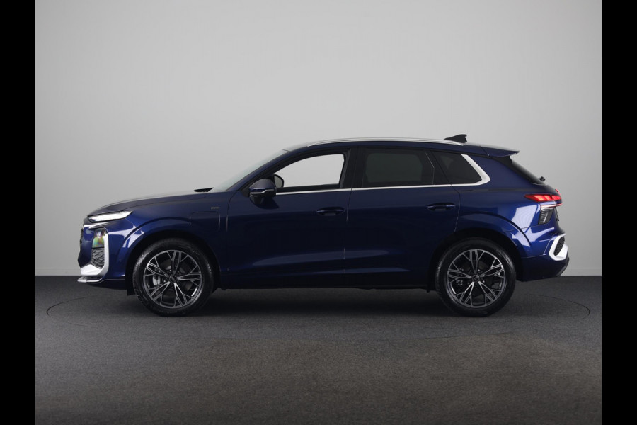 Audi Q3 Advanced edition e-hybrid 272 pk | Techniekpakket plus | S line interieur sportstoelen | Laadconcept compact | Privacy glas |