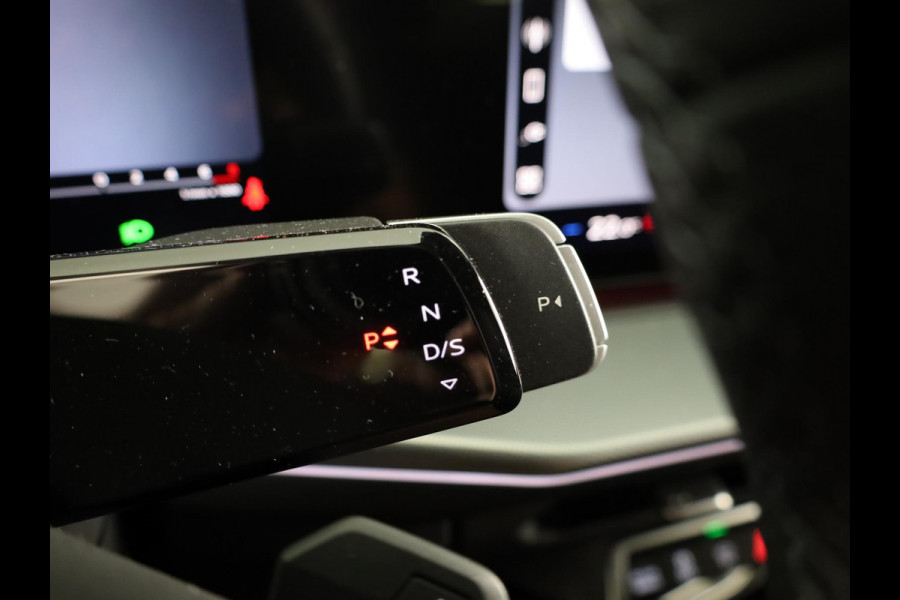 Audi Q3 Advanced edition e-hybrid 272 pk | Techniekpakket plus | S line interieur sportstoelen | Laadconcept compact | Privacy glas |