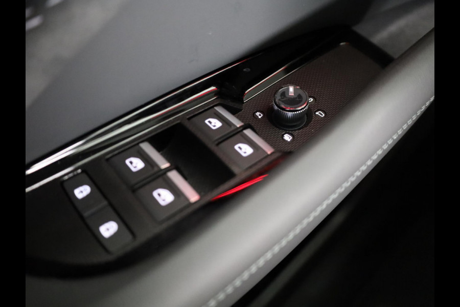 Audi Q3 Advanced edition e-hybrid 272 pk | Techniekpakket plus | S line interieur sportstoelen | Laadconcept compact | Privacy glas |