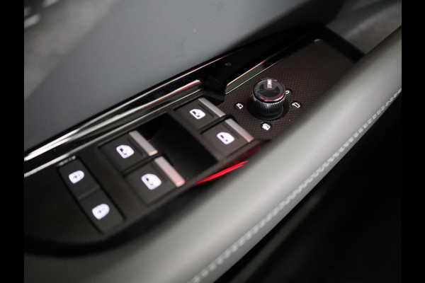 Audi Q3 Advanced edition e-hybrid 272 pk | Techniekpakket plus | S line interieur sportstoelen | Laadconcept compact | Privacy glas |