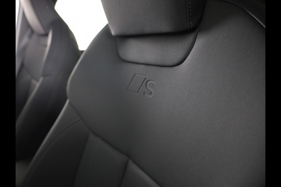 Audi Q3 Advanced edition e-hybrid 272 pk | Techniekpakket plus | S line interieur sportstoelen | Laadconcept compact | Privacy glas |