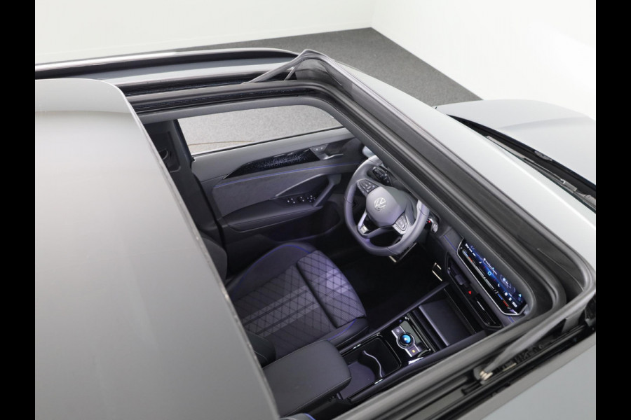 Volkswagen Tayron R-Line Edition 1.5 eHybrid 200 kW / 272 PK SUV 6 v Panoramadak | Trekhaak | 360 camera