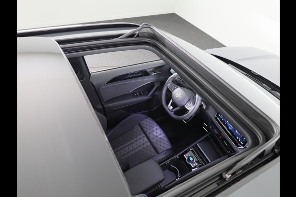 Volkswagen Tayron R-Line Edition 1.5 eHybrid 200 kW / 272 PK SUV 6 v Panoramadak | Trekhaak | 360 camera