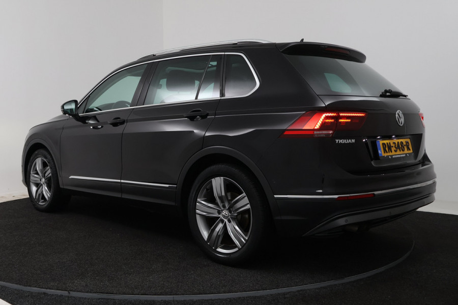 Volkswagen Tiguan 1.4 TSI ACT Highline (PANORAMADAK, CAMERA, DIGITALE COCKPIT, TREKHAAK WEGKLAPBAAR, MASSAGE STOELEN)
