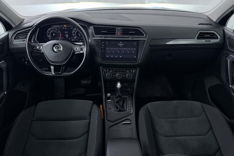 Volkswagen Tiguan 1.4 TSI ACT Highline (PANORAMADAK, CAMERA, DIGITALE COCKPIT, TREKHAAK WEGKLAPBAAR, MASSAGE STOELEN)