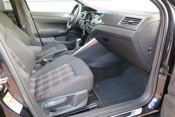 Volkswagen Polo 2.0 TSI GTI 147kw 200PK DSG Led, Virtual cockpit , Stoelverwarming , Navi , Carplay, PDC, Schakelflippers , Camera ,Adaptive cruise  , etc. (Recent onderhouden , historie volledig bekend)