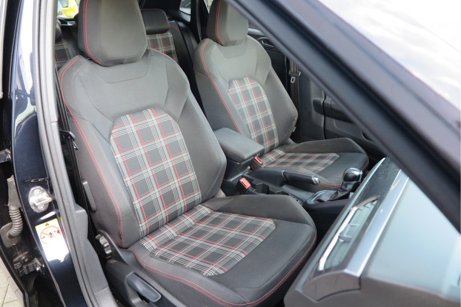 Volkswagen Polo 2.0 TSI GTI 147kw 200PK DSG Led, Virtual cockpit , Stoelverwarming , Navi , Carplay, PDC, Schakelflippers , Camera ,Adaptive cruise  , etc. (Recent onderhouden , historie volledig bekend)