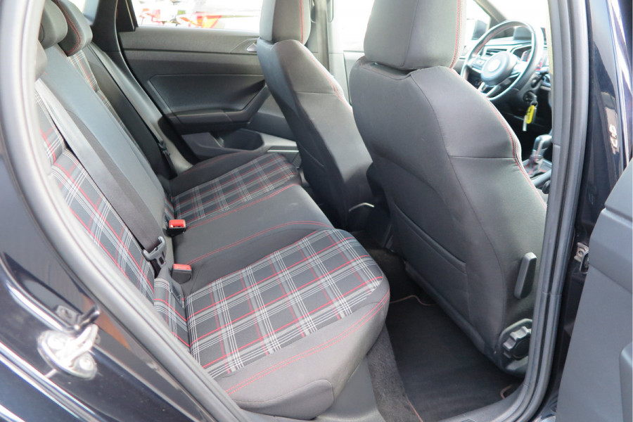 Volkswagen Polo 2.0 TSI GTI 147kw 200PK DSG Led, Virtual cockpit , Stoelverwarming , Navi , Carplay, PDC, Schakelflippers , Camera ,Adaptive cruise  , etc. (Recent onderhouden , historie volledig bekend)