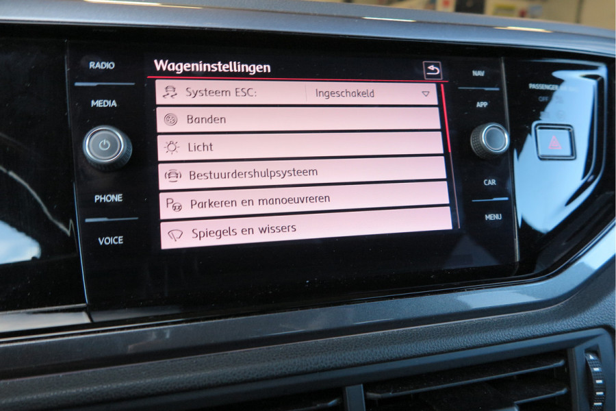 Volkswagen Polo 2.0 TSI GTI 147kw 200PK DSG Led, Virtual cockpit , Stoelverwarming , Navi , Carplay, PDC, Schakelflippers , Camera ,Adaptive cruise  , etc. (Recent onderhouden , historie volledig bekend)