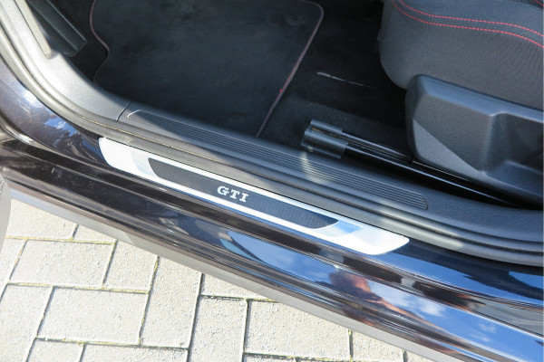 Volkswagen Polo 2.0 TSI GTI 147kw 200PK DSG Led, Virtual cockpit , Stoelverwarming , Navi , Carplay, PDC, Schakelflippers , Camera ,Adaptive cruise  , etc. (Recent onderhouden , historie volledig bekend)