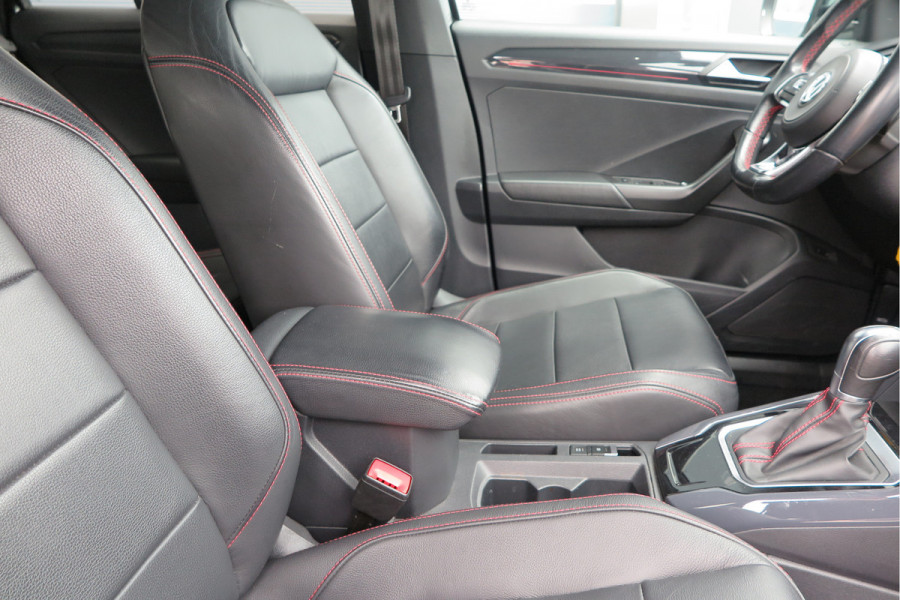 Volkswagen T-Roc 1.5 TSI 150pk DSG Sport Business R-Line , Pano , Virtual , Xenon, Leder, Navi , Carplay , LMV, PDC, Camera etc. etc