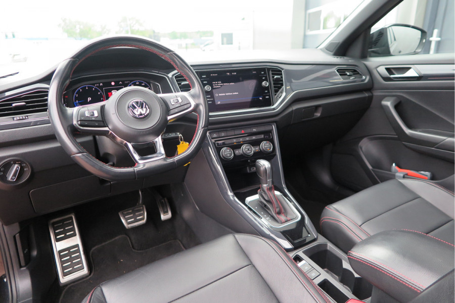Volkswagen T-Roc 1.5 TSI 150pk DSG Sport Business R-Line , Pano , Virtual , Xenon, Leder, Navi , Carplay , LMV, PDC, Camera etc. etc