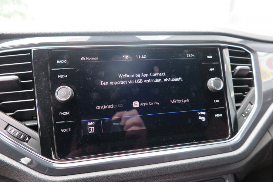 Volkswagen T-Roc 1.5 TSI 150pk DSG Sport Business R-Line , Pano , Virtual , Xenon, Leder, Navi , Carplay , LMV, PDC, Camera etc. etc