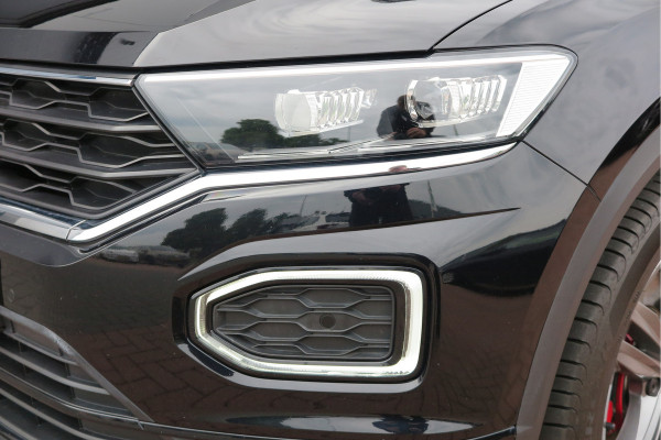 Volkswagen T-Roc 1.5 TSI 150pk DSG Sport Business R-Line , Pano , Virtual , Xenon, Leder, Navi , Carplay , LMV, PDC, Camera etc. etc