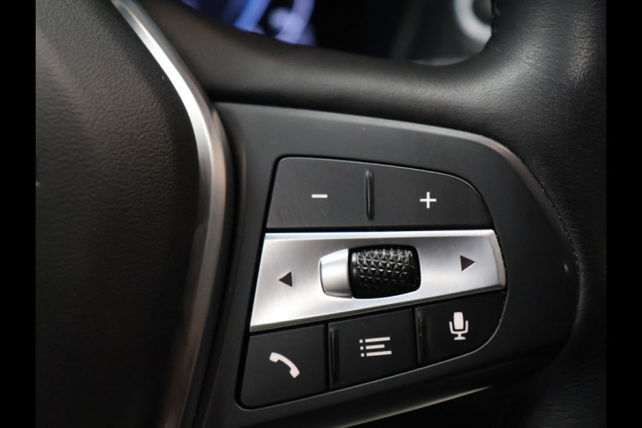 BMW X3 xDrive30e High Executive [SCHUIFKANTELDAK, APPLE CARPLAY, ANDROID, STOELVERWARMING, VOL LEDER, ELEKTRISCHE ACHTERKLEP, PDC V+A, CRUISE CONTROL, GROOT NAVIGATIE, 3-ZONE CLIMATE, DIGITAL DASH, NIEUWSTAAT]