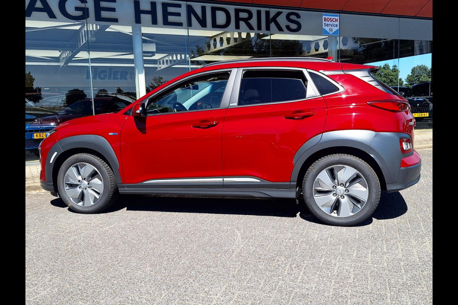 Hyundai Kona EV Fashion 64 kWh | SOH: 95,1% | 3 Fase | Warmtepomp | LED | Blindspot | Stoelverwarming | All Season | HUD |