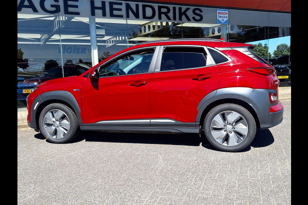 Hyundai Kona EV Fashion 64 kWh | SOH: 95,1% | 3 Fase | Warmtepomp | LED | Blindspot | Stoelverwarming | All Season | HUD |