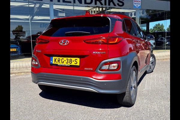 Hyundai Kona EV Fashion 64 kWh | SOH: 95,1% | 3 Fase | Warmtepomp | LED | Blindspot | Stoelverwarming | All Season | HUD |