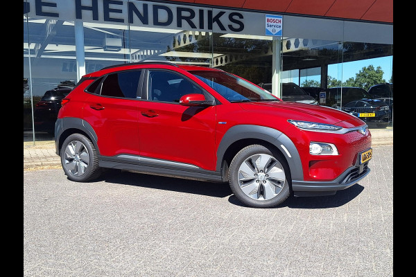 Hyundai Kona EV Fashion 64 kWh | SOH: 95,1% | 3 Fase | Warmtepomp | LED | Blindspot | Stoelverwarming | All Season | HUD |
