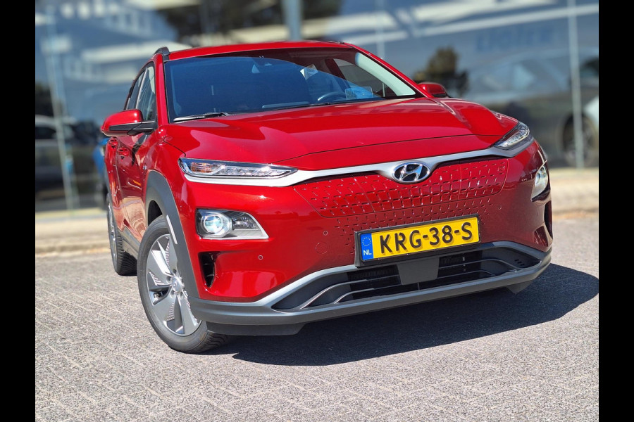 Hyundai Kona EV Fashion 64 kWh | SOH: 95,1% | 3 Fase | Warmtepomp | LED | Blindspot | Stoelverwarming | All Season | HUD |
