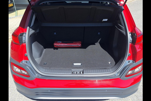 Hyundai Kona EV Fashion 64 kWh | SOH: 95,1% | 3 Fase | Warmtepomp | LED | Blindspot | Stoelverwarming | All Season | HUD |