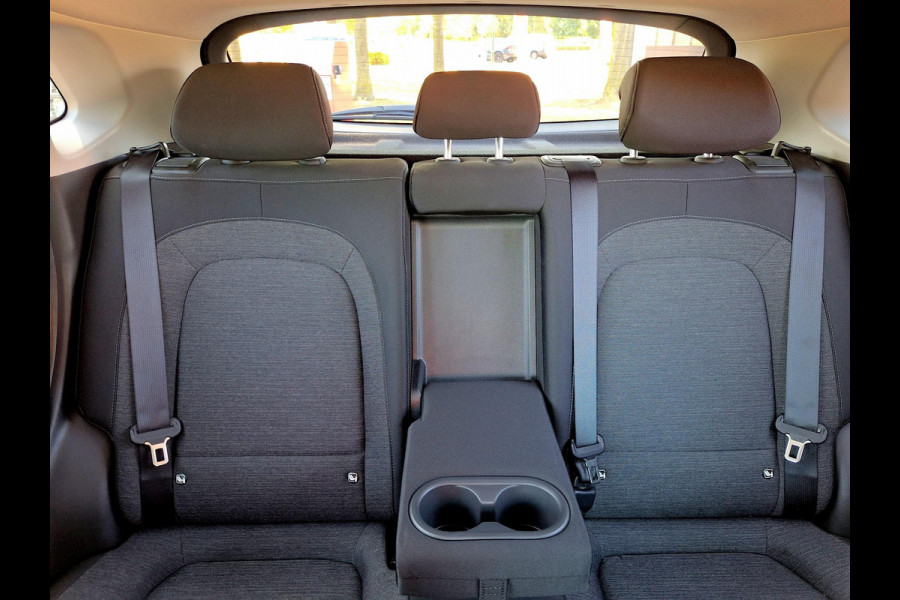 Hyundai Kona EV Fashion 64 kWh | SOH: 95,1% | 3 Fase | Warmtepomp | LED | Blindspot | Stoelverwarming | All Season | HUD |