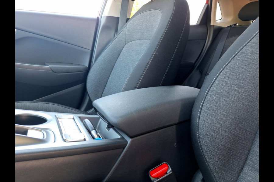 Hyundai Kona EV Fashion 64 kWh | SOH: 95,1% | 3 Fase | Warmtepomp | LED | Blindspot | Stoelverwarming | All Season | HUD |