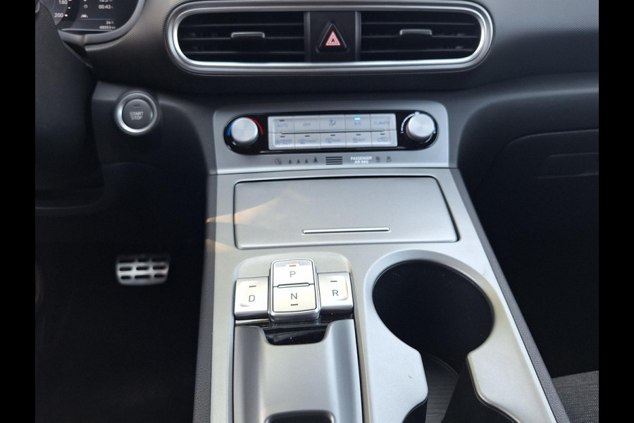 Hyundai Kona EV Fashion 64 kWh | SOH: 95,1% | 3 Fase | Warmtepomp | LED | Blindspot | Stoelverwarming | All Season | HUD |