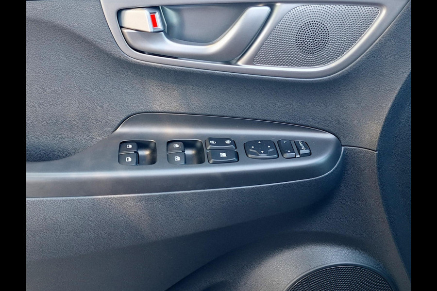 Hyundai Kona EV Fashion 64 kWh | SOH: 95,1% | 3 Fase | Warmtepomp | LED | Blindspot | Stoelverwarming | All Season | HUD |