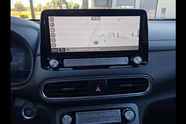 Hyundai Kona EV Fashion 64 kWh | SOH: 95,1% | 3 Fase | Warmtepomp | LED | Blindspot | Stoelverwarming | All Season | HUD |