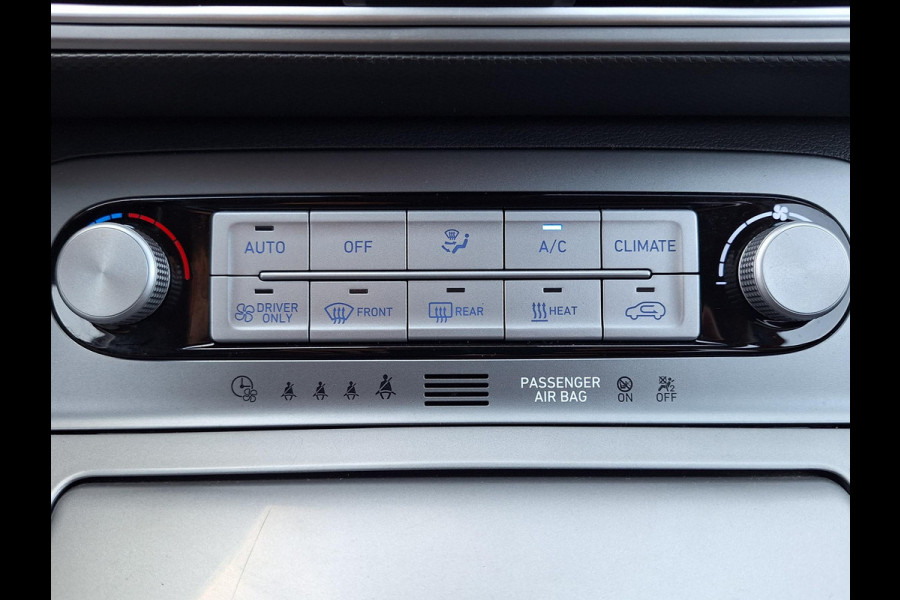 Hyundai Kona EV Fashion 64 kWh | SOH: 95,1% | 3 Fase | Warmtepomp | LED | Blindspot | Stoelverwarming | All Season | HUD |