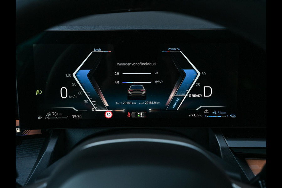 BMW 5 Serie Touring 530e xDrive | M-Sport Pro | Panoramadak | Harman Kardon audio | M-Sport Suspension | Adaptive Led | Driving Assistant Plus | Ambient Light | Iconic glow grille | M-Sport Brake Red | Shadowline Lights